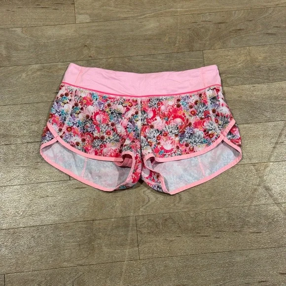 Lululemon Run Speed Shorts Flowabunga Mini Multi/Bleached Coral Print Size 6 - Picture 1 of 4